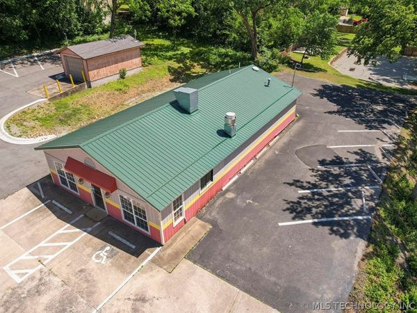 310 E 3rd Street , Grove, OK 74344