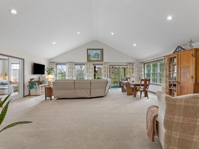 21146 Floralwood Drive , Howard, OH 43028 Photo 18