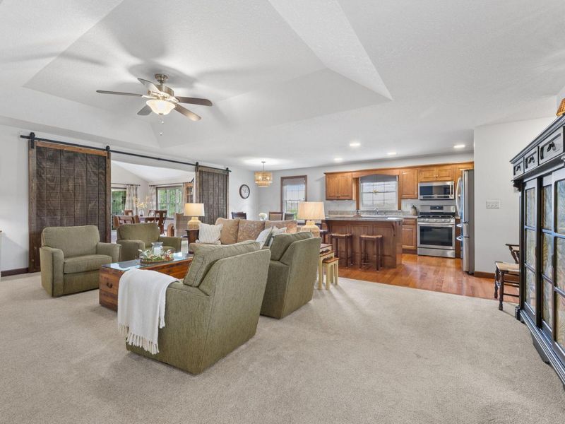 21146 Floralwood Drive , Howard, OH 43028 Photo 5