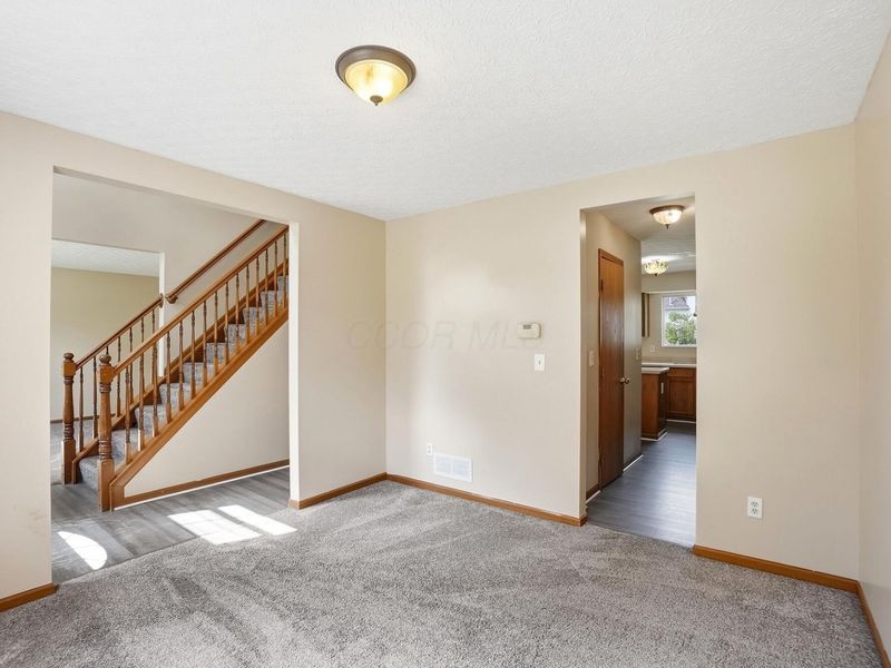 172 Barry Knoll Drive , Pataskala, OH 43062 Photo 10