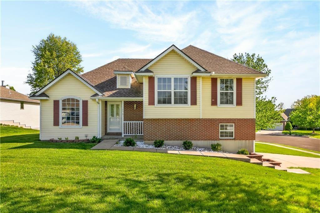 103 Somerset Drive, Gower, MO 64454 Main Photo