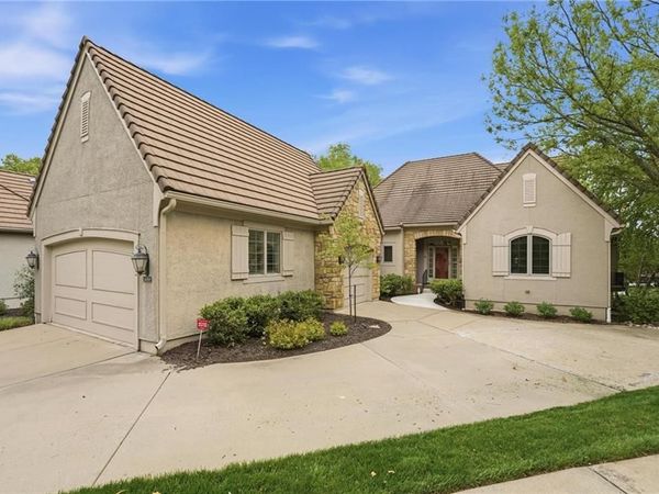 11357 Buena Vista Street, Leawood, KS 66211
