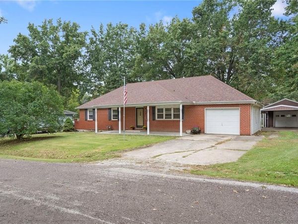 108 Maple Street, Sweet Springs, MO 65351