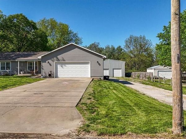 1820 E Morgan Road, Independence, MO 64050