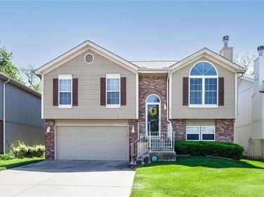 5215 NE 63RD Street, Kansas City, MO 64119