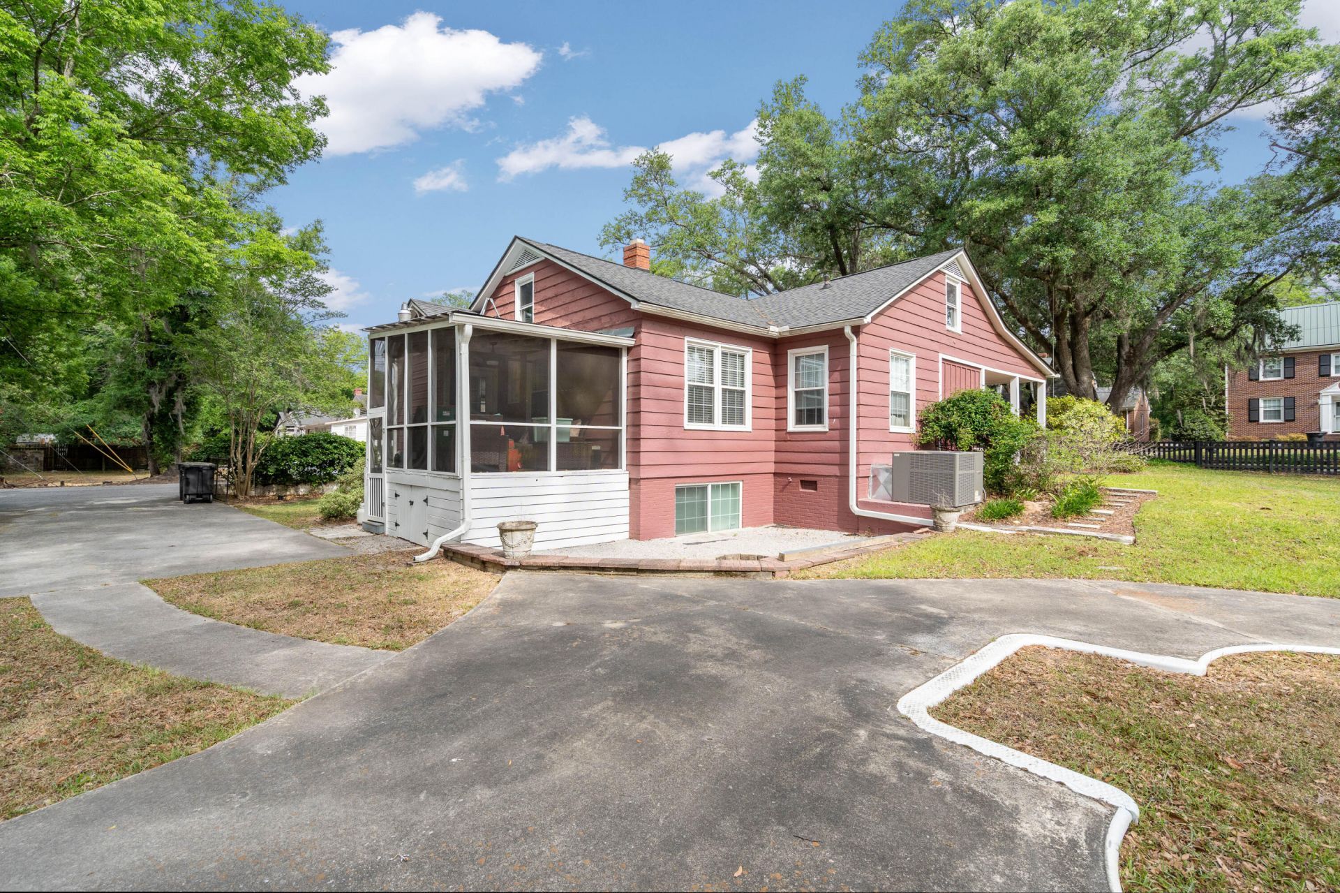 200 Warren Street Photo 5