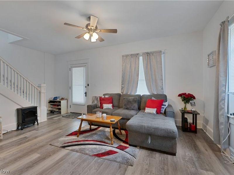 273 Maplewood Avenue , Struthers, OH 44471 Photo 2