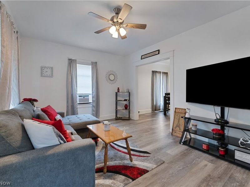 273 Maplewood Avenue , Struthers, OH 44471 Photo 3