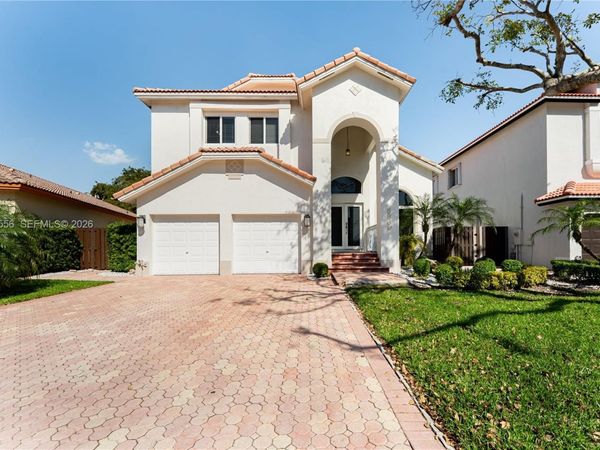 5869 NW 108th Pl, Doral, FL 33178