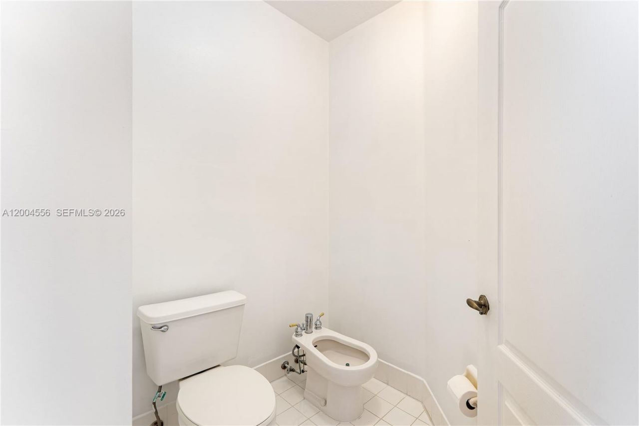5869 NW 108th Pl, Doral, FL 33178 Photo
