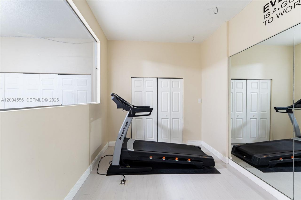 5869 NW 108th Pl, Doral, FL 33178 Photo