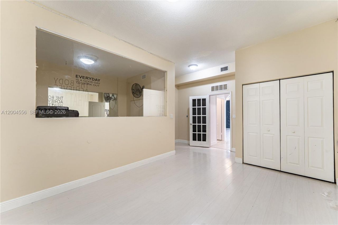 5869 NW 108th Pl, Doral, FL 33178 Photo