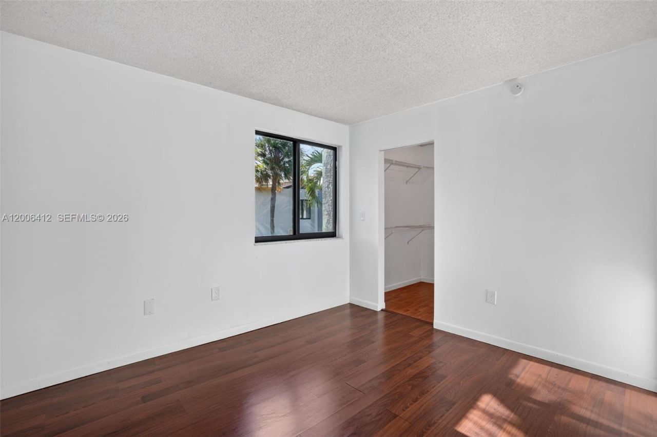 10302 NW 9th St Cir , Unit 204, Miami, FL 33172 Photo