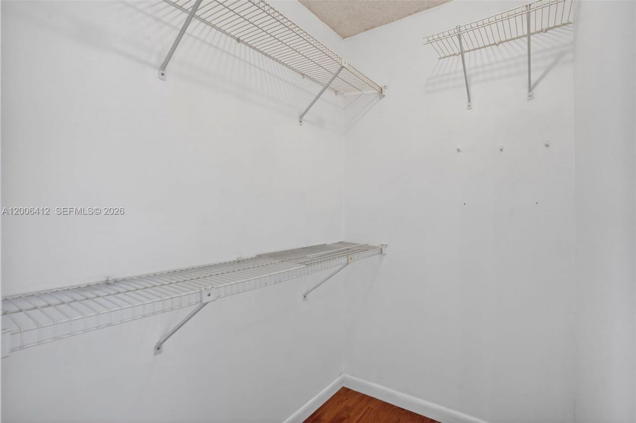 10302 NW 9th St Cir , Unit 204, Miami, FL 33172 Photo