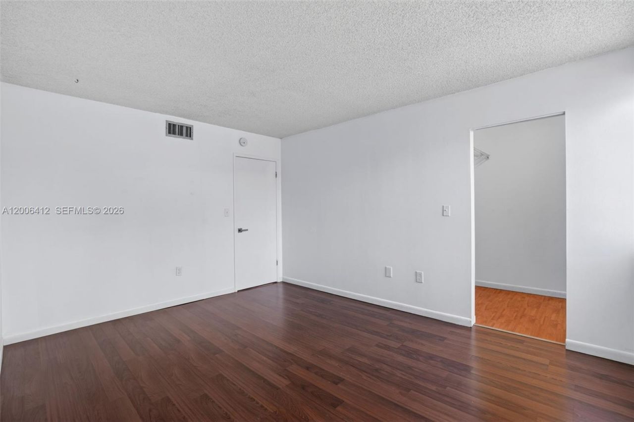 10302 NW 9th St Cir , Unit 204, Miami, FL 33172 Photo