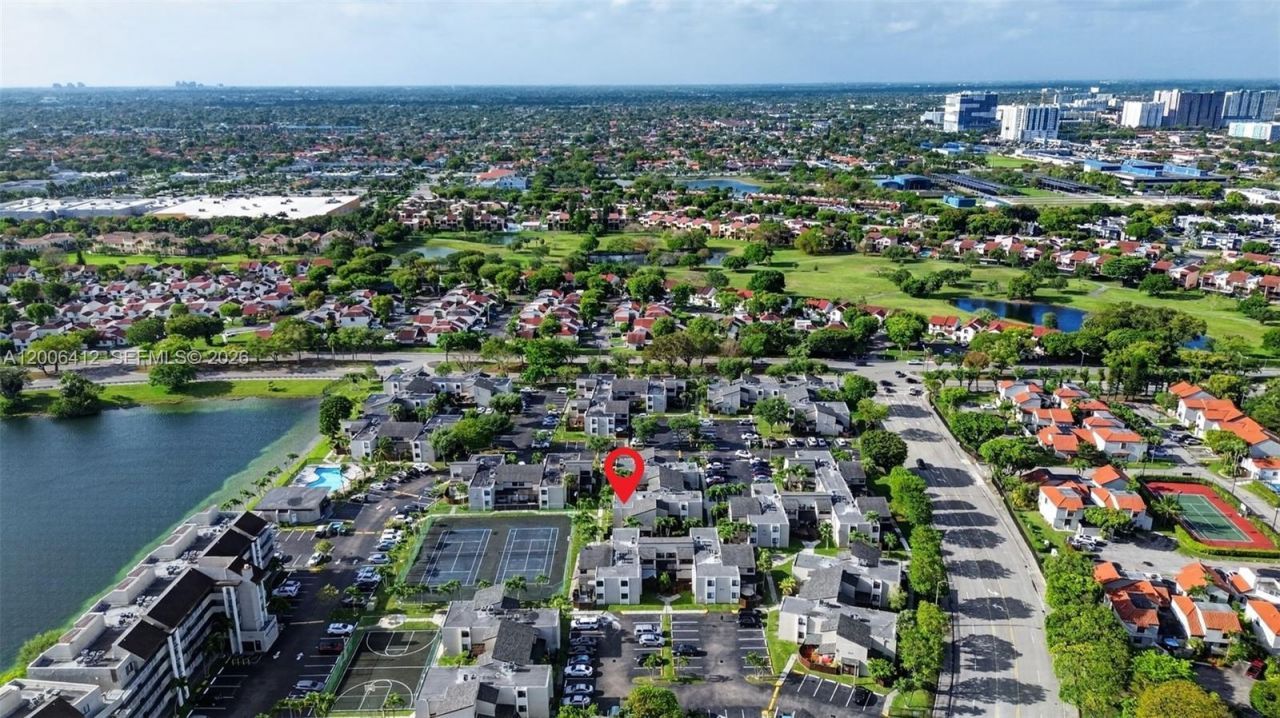 10302 NW 9th St Cir , Unit 204, Miami, FL 33172 Photo