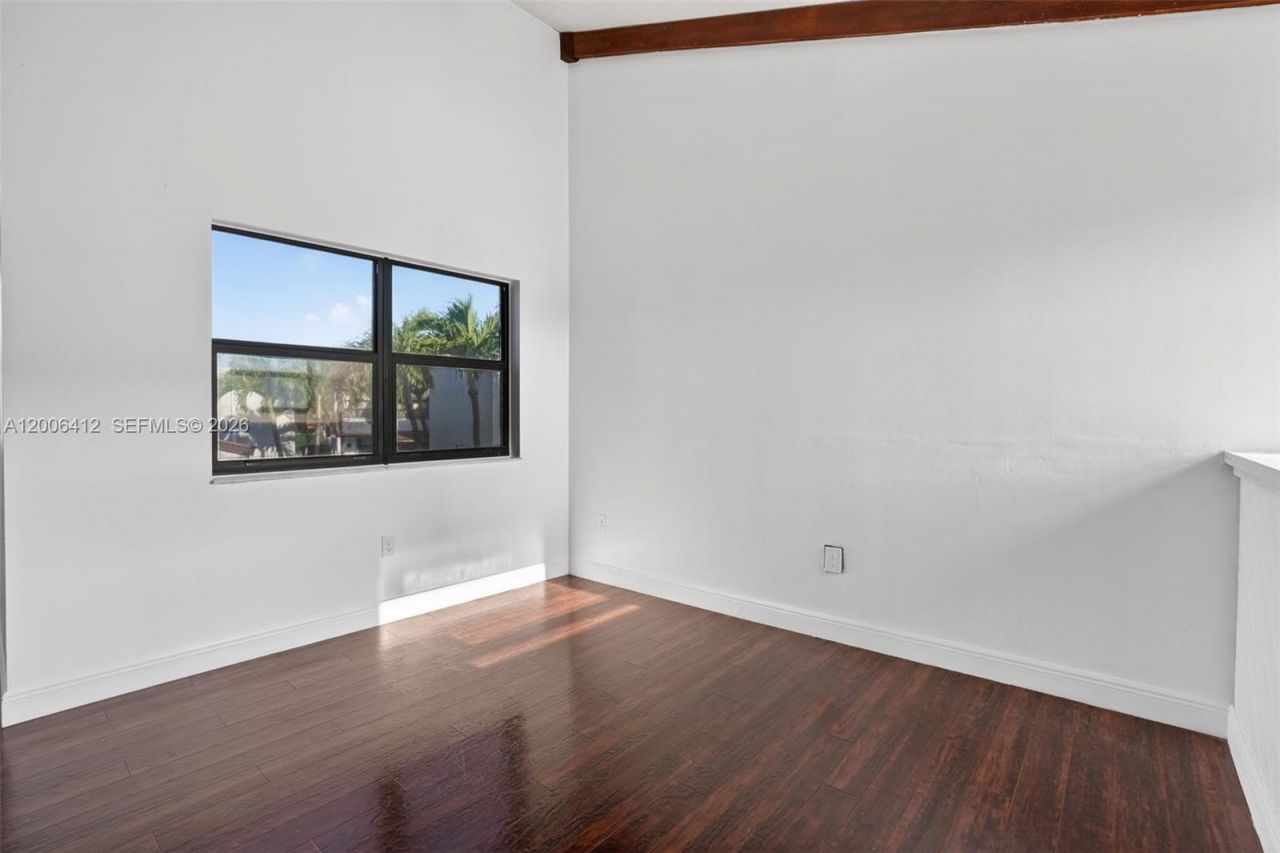 10302 NW 9th St Cir , Unit 204, Miami, FL 33172 Photo