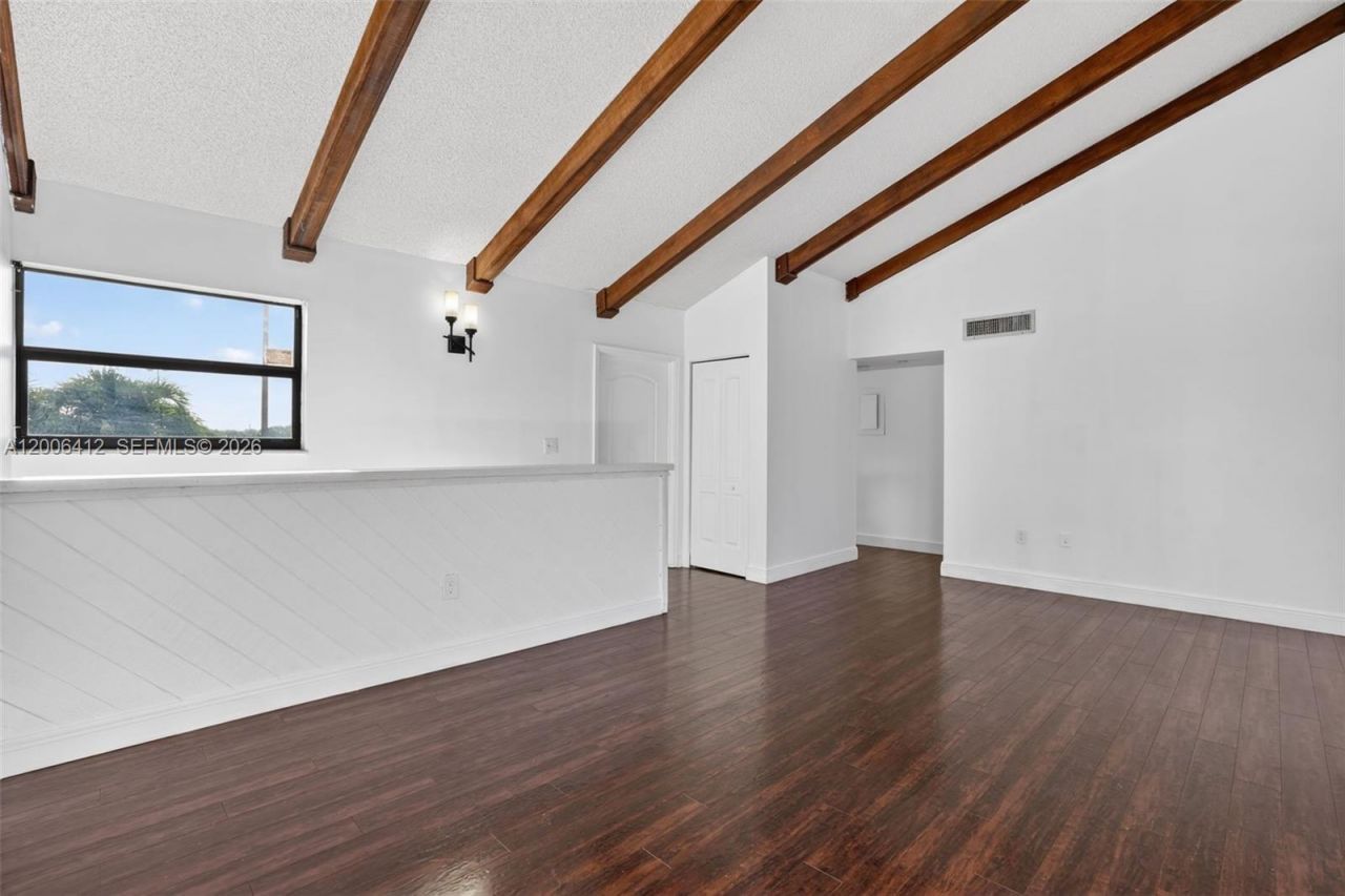 10302 NW 9th St Cir , Unit 204, Miami, FL 33172 Photo
