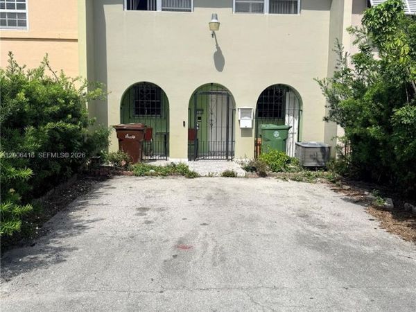 7310 W 3rd Ave , Hialeah, FL 33014