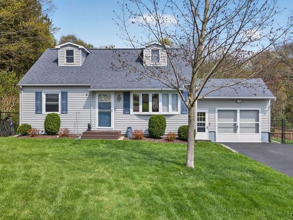 101 Broadmoor Drive , Camillus, NY 13031