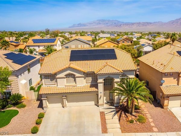 8700 Wild Diamond Avenue , Las Vegas, NV 89143