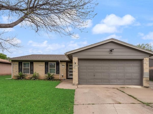 5721 Macneill Drive , Haltom City, TX 76148