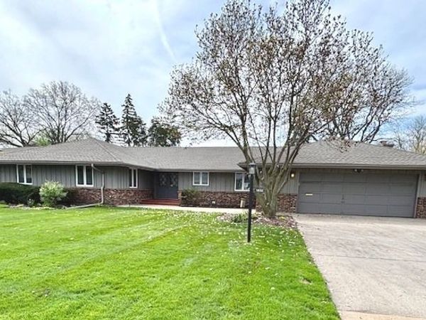 1850 Kensington Place , Aurora, IL 60506