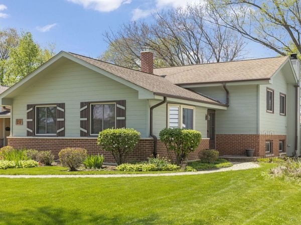 256 S Ellyn Avenue , Glen Ellyn, IL 60137