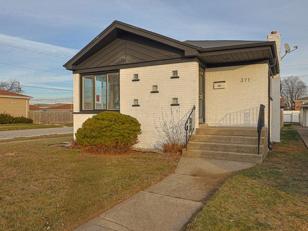 371 Bensley Avenue , Calumet City, IL 60409