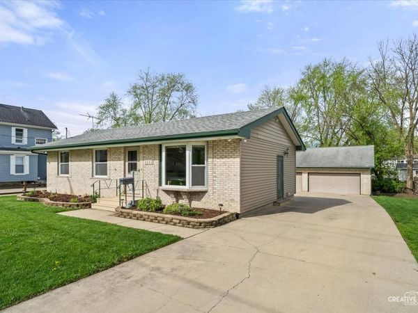 1117 Douglas Avenue , Aurora, IL 60505