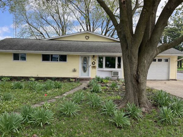 506 Parkside Drive , Sycamore, IL 60178