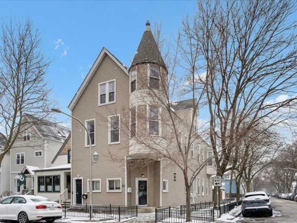 3058 N Hoyne Avenue , Unit 2F, Chicago, IL 60618
