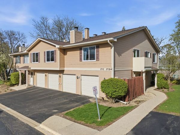 37 E Hickory Street , Unit D, Lombard, IL 60148