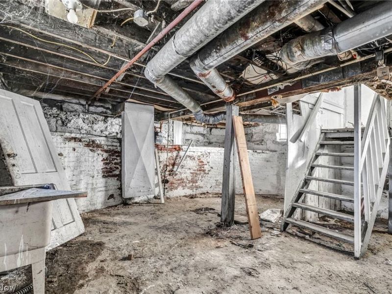 8110 Melrose Avenue , Cleveland, OH 44103 Photo 42