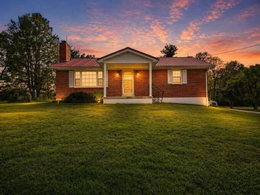 210 Bunker Hill Road, Paris, KY 40361