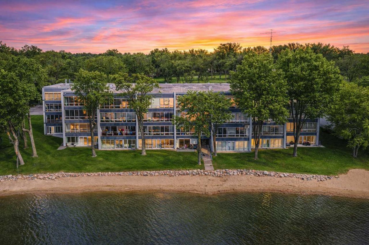 315 Park Lake Boulevard , Unit 414, Detroit Lakes, MN 56501 Main Photo