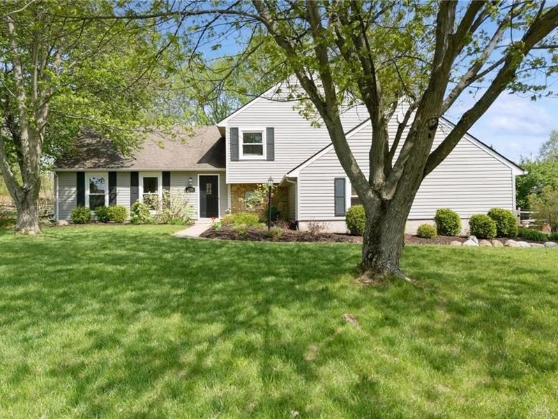 8750 Castlecreek, Centerville, OH 45458 Photo 1