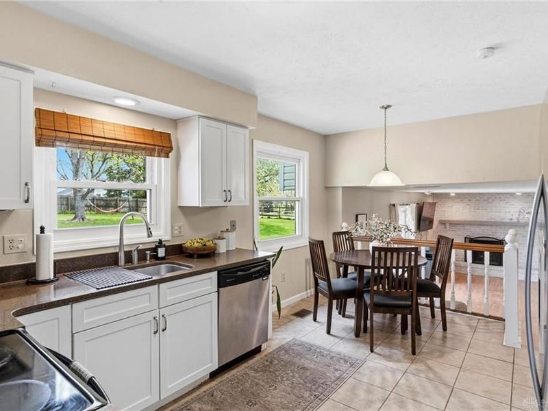 8750 Castlecreek, Centerville, OH 45458 Photo 11