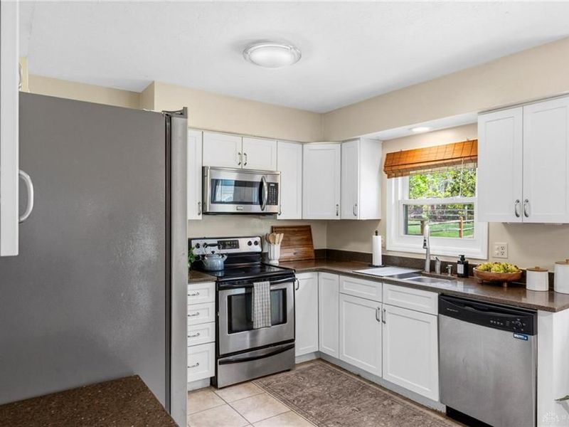 8750 Castlecreek, Centerville, OH 45458 Photo 12