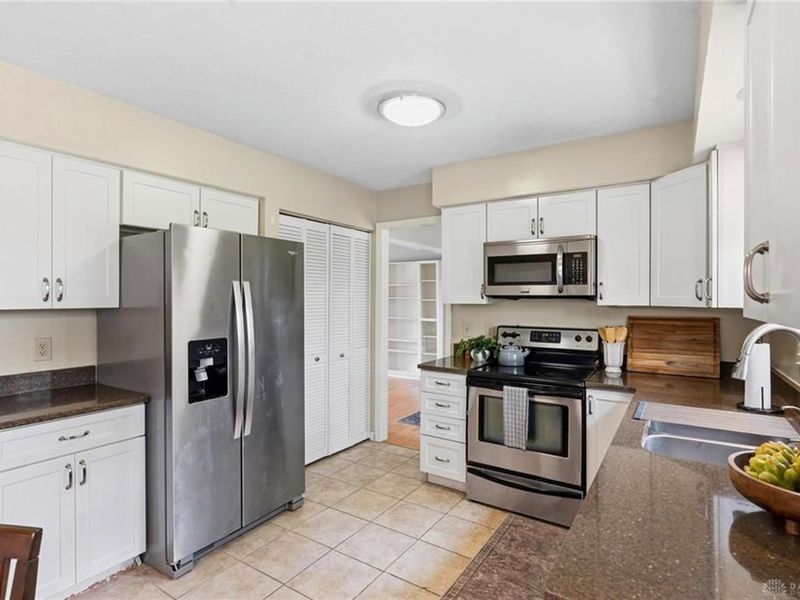 8750 Castlecreek, Centerville, OH 45458 Photo 13