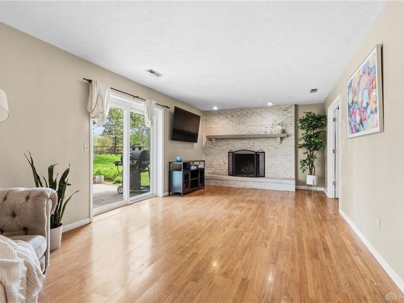 8750 Castlecreek, Centerville, OH 45458 Photo 18