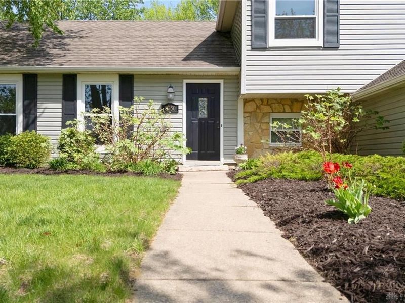 8750 Castlecreek, Centerville, OH 45458 Photo 2