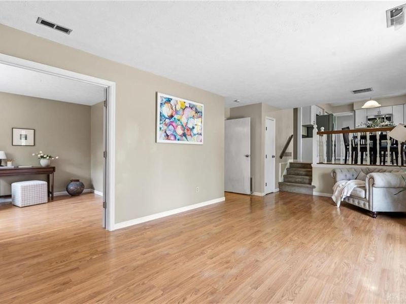 8750 Castlecreek, Centerville, OH 45458 Photo 20