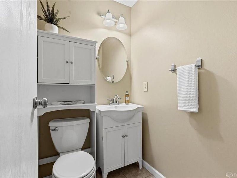 8750 Castlecreek, Centerville, OH 45458 Photo 23