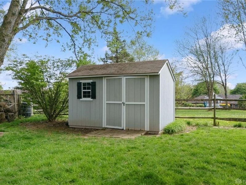 8750 Castlecreek, Centerville, OH 45458 Photo 41