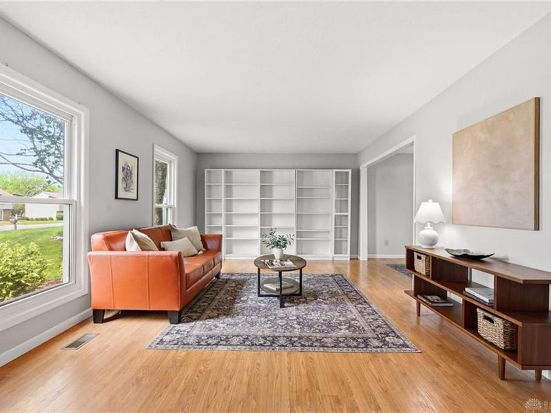 8750 Castlecreek, Centerville, OH 45458 Photo 5