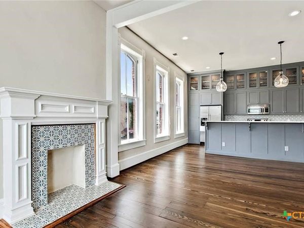 202 N Lbj Drive , Unit 202, San Marcos, TX 78666