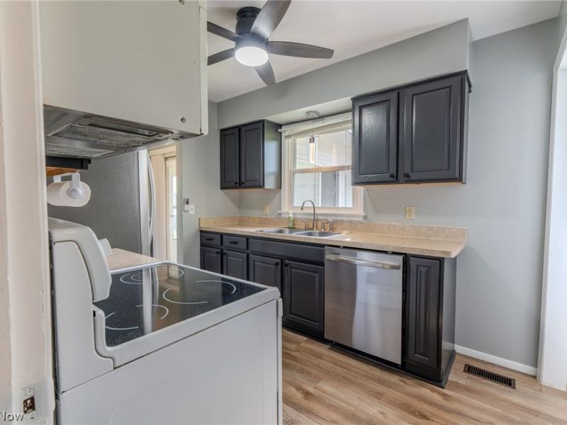 6426 Southgrove Road, Mentor, OH 44060 Photo 12