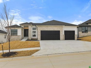 5614 N 198th Street , Elkhorn, NE 68022