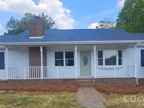 315 Maine Avenue E, Bessemer City, NC 28016